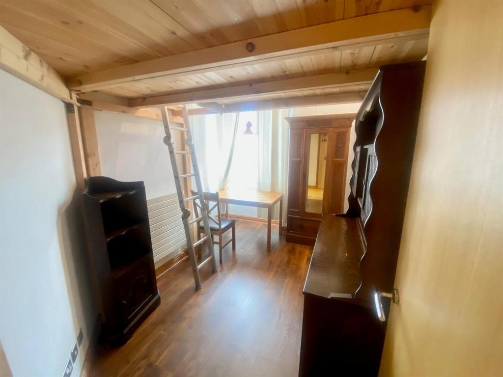Bedroom 2.jpg