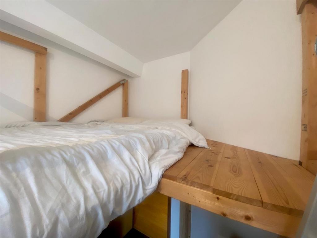 Bedroom 2 2.jpg