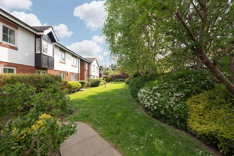 2 bedroom retirement property for sale, Avenue Road, London N14
