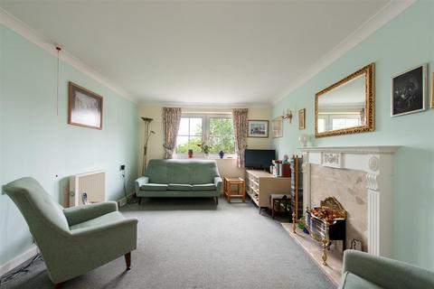 2 bedroom retirement property for sale, Avenue Road, London N14