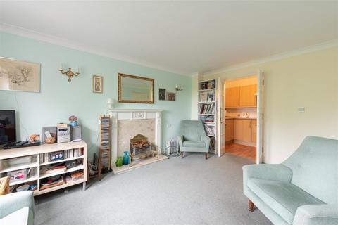 2 bedroom retirement property for sale, Avenue Road, London N14