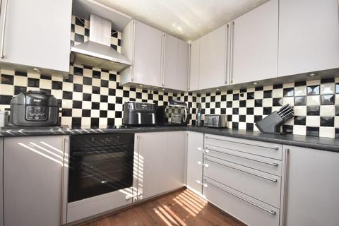32 Celerity Drive, Cardiff, CF10 4BJ