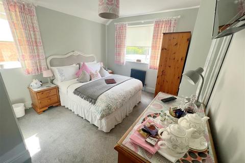 Guest house for sale, Evesham Place, Stratford-Upon-Avon