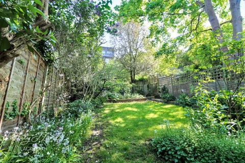 undefined, Lansdowne Lane, LONDON