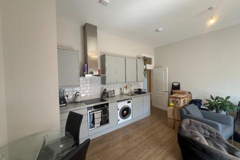 3 bedroom apartment to rent, Petunia Court