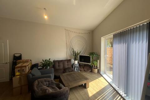 3 bedroom apartment to rent, Petunia Court
