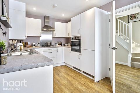 3 bedroom semi-detached house for sale, The Hillard, Fobbing