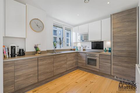 1 bedroom flat for sale, Marine Wharf, Surrey Quays