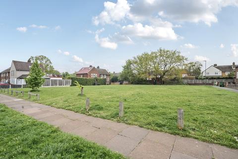 13 Almond Way, Bromley, BR2 8DR