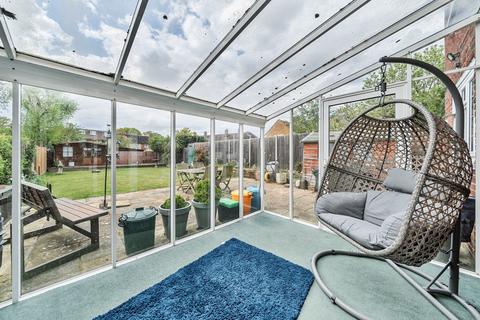 13 Almond Way, Bromley, BR2 8DR
