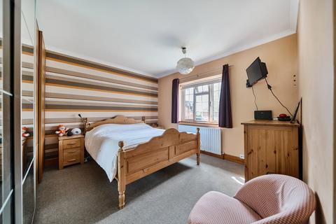 13 Almond Way, Bromley, BR2 8DR