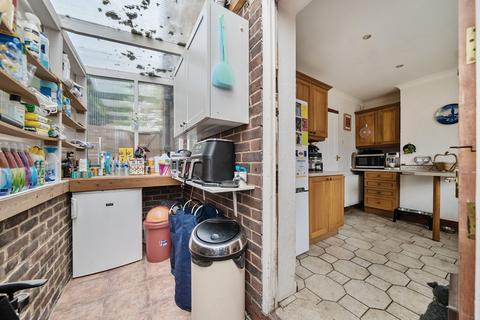 13 Almond Way, Bromley, BR2 8DR