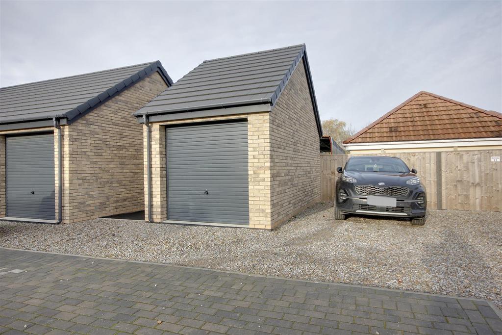 Garage &amp; Parking