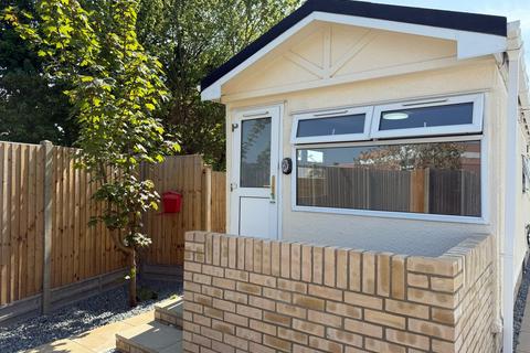 2 bedroom park home for sale, Great Yarmouth
