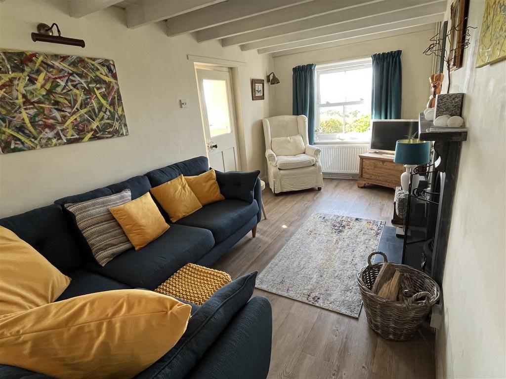 Sitting room.JPG