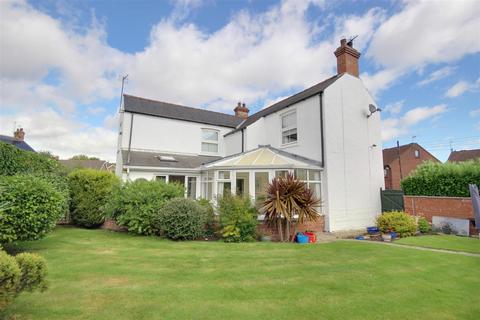 3 bedroom detached house for sale, Main Street, Willerby