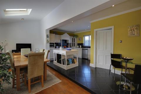3 bedroom detached house for sale, Main Street, Willerby