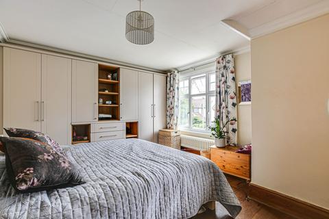 9 Warren Park, Warlingham, CR6 9LD