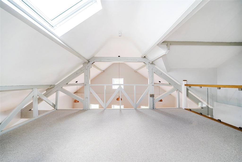 Galleried Sec Floor