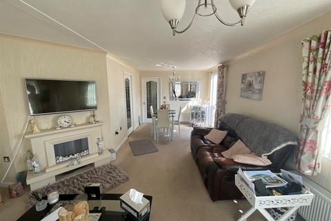 2 bedroom park home for sale, Elm Way, Hayes Country Park, Battlesbridge, Wickford, Essex