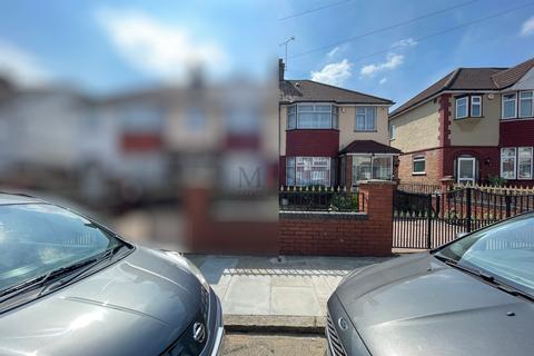 undefined, Masefield Avenue, Southall, UB1