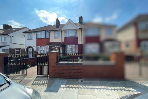 Masefield Avenue, Southall, UB1