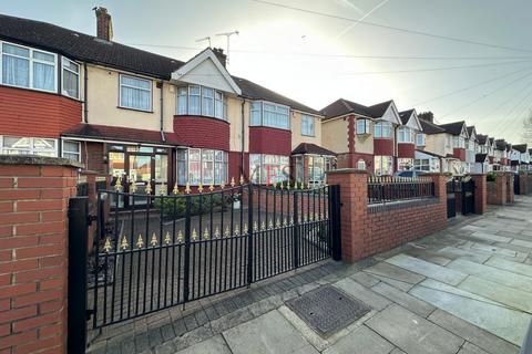undefined, Masefield Avenue, Southall, UB1