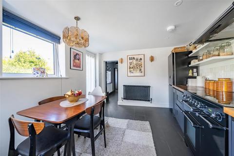 4 Bridewell Square, Devizes, SN10 1NG