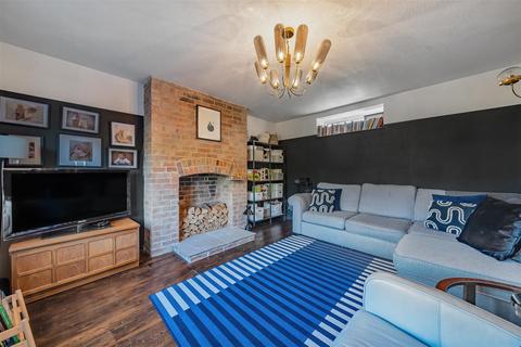 4 Bridewell Square, Devizes, SN10 1NG