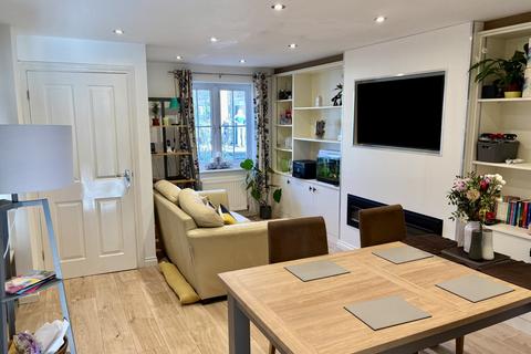 3 bedroom terraced house for sale, Broadacres, Bailiff Bridge, Brighouse, West Yorkshire, HD6