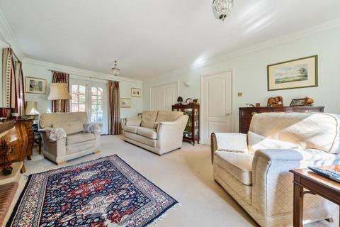2 All Saints Close, Marcham, Abingdon, OX13 6PE