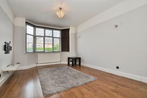 3 bedroom semi-detached house to rent, Ashcroft Road, Luton, LU2