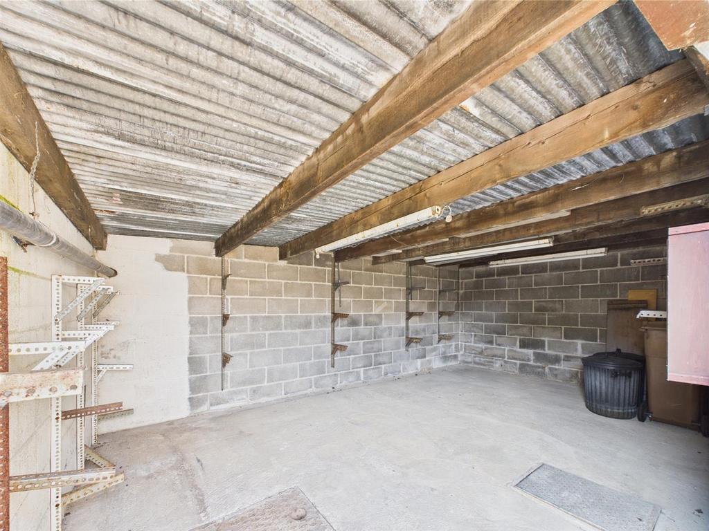 Detached Garage