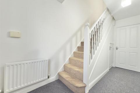7 Foxen Croft, Lundwood, Barnsley, S71 5JE