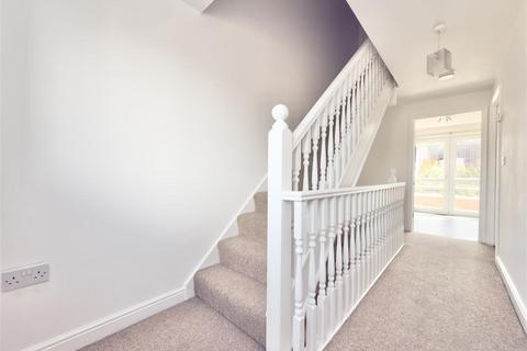 7 Foxen Croft, Lundwood, Barnsley, S71 5JE