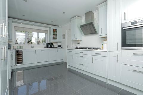 5 bedroom detached house for sale, Kingsgate Avenue, Broadstairs, Kent, CT10
