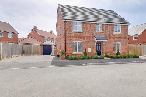 4 bedroom detached house for sale, Dianthus Grove, Worthing BN13