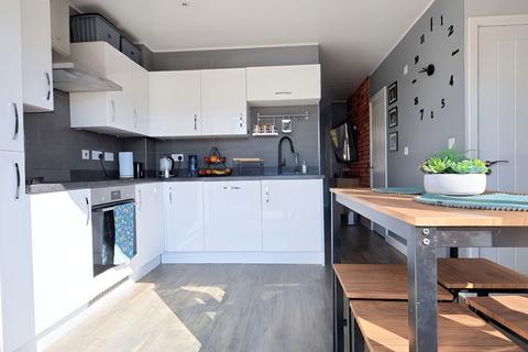 95 Centenary Way, Witney, OX29 7AZ