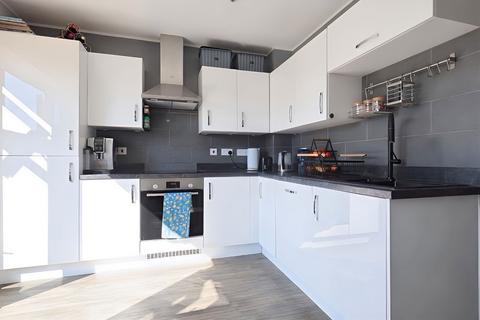 95 Centenary Way, Witney, OX29 7AZ