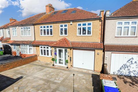 13 Selwyn Crescent, Welling, DA16 2AP