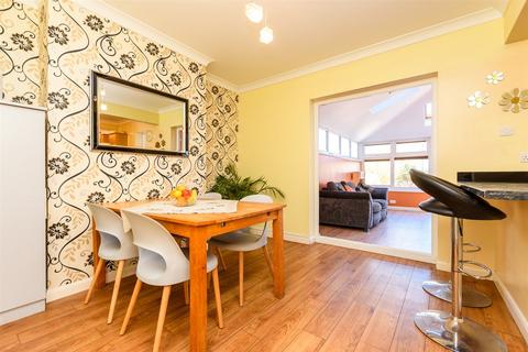 13 Selwyn Crescent, Welling, DA16 2AP