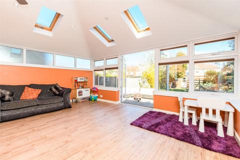 13 Selwyn Crescent, Welling, DA16 2AP