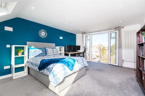 13 Selwyn Crescent, Welling, DA16 2AP