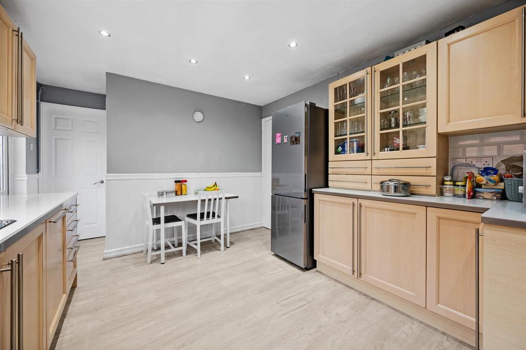 22 Verdon Dr Web11.jpg