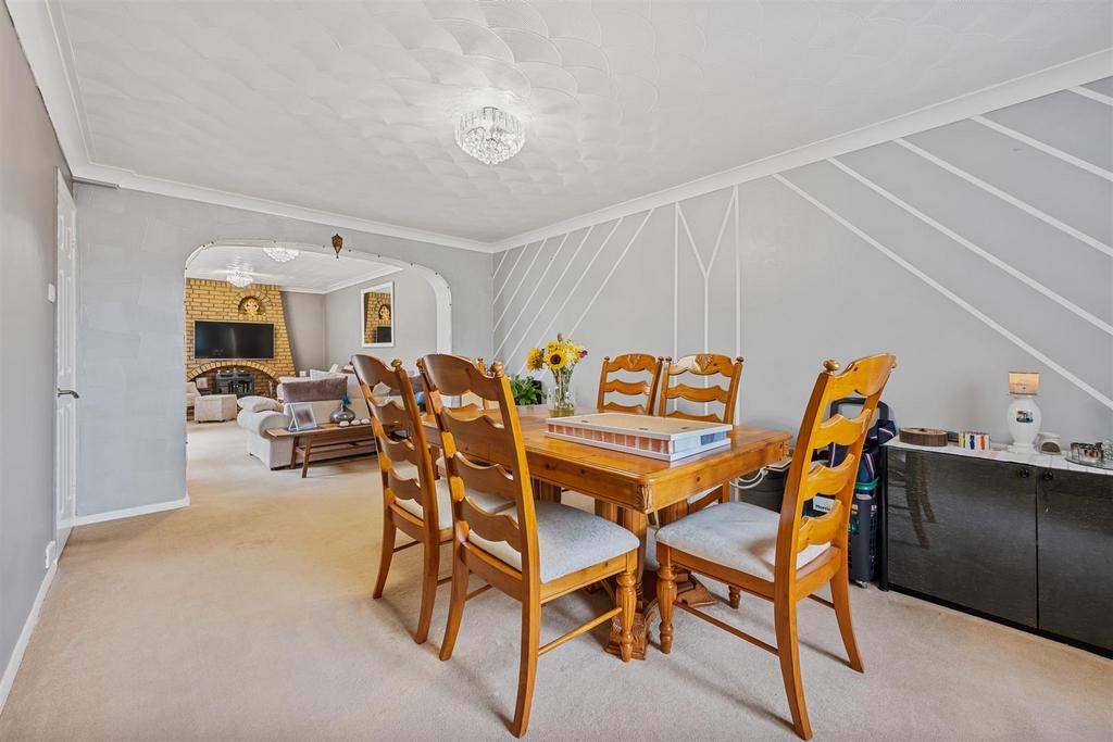 22 Verdon Dr Web13.jpg