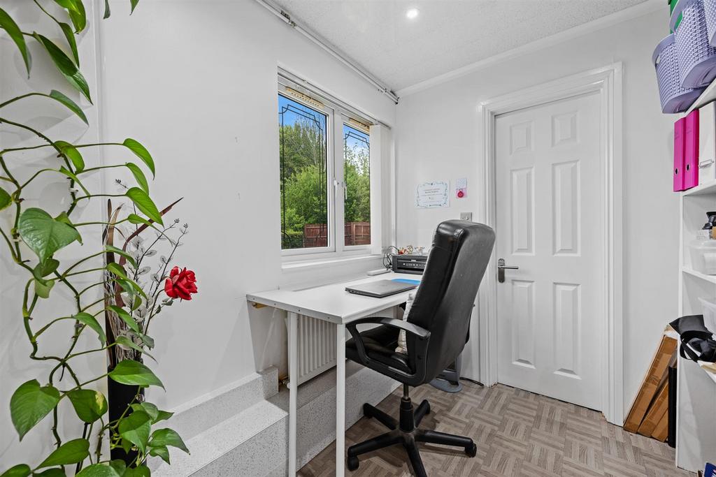 22 Verdon Dr Web18.jpg