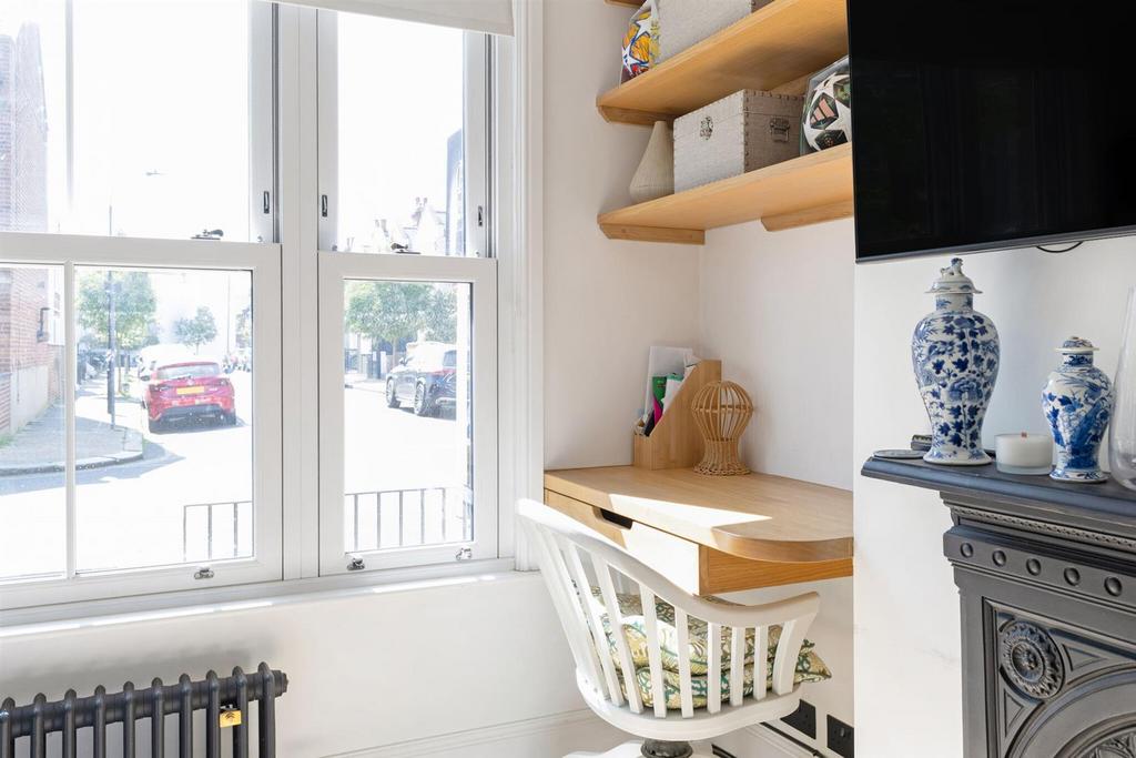 91426 Ground Floor Flat 91 Hazlebury Road  (13) lo