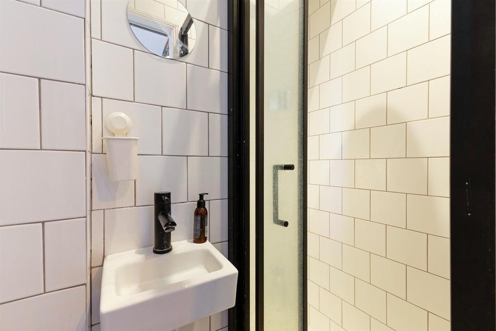 91426 Ground Floor Flat 91 Hazlebury Road  (24) lo
