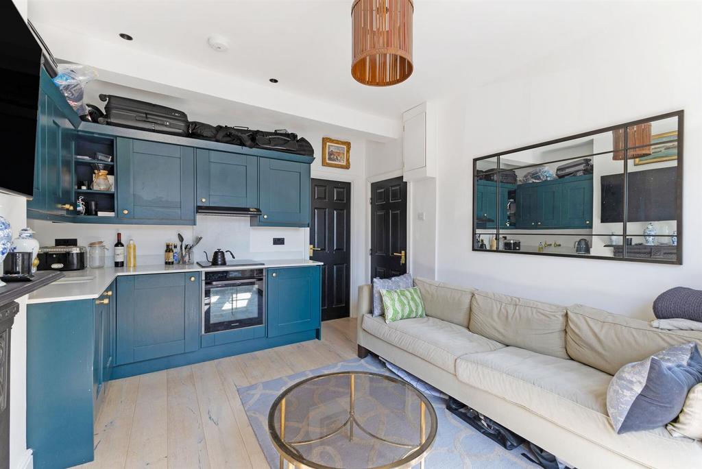 91426 Ground Floor Flat 91 Hazlebury Road  (17) lo