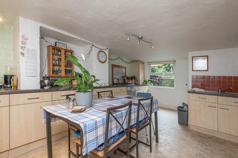 31 Cross Flatts Parade, Leeds, LS11 7JL